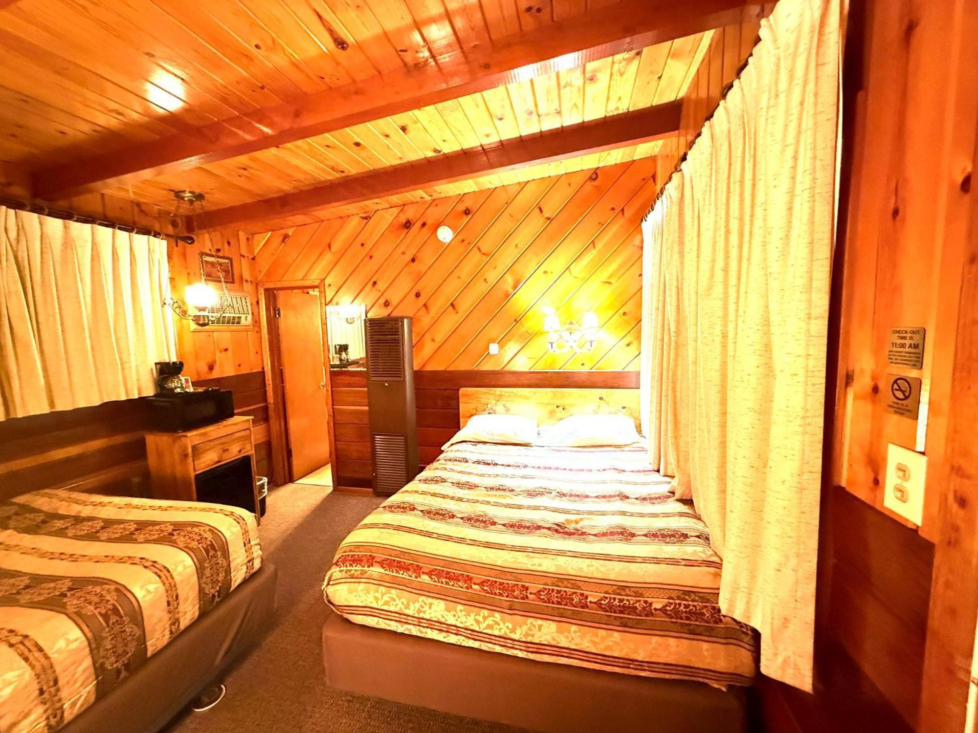 Toiyabe Motel Walker Room photo